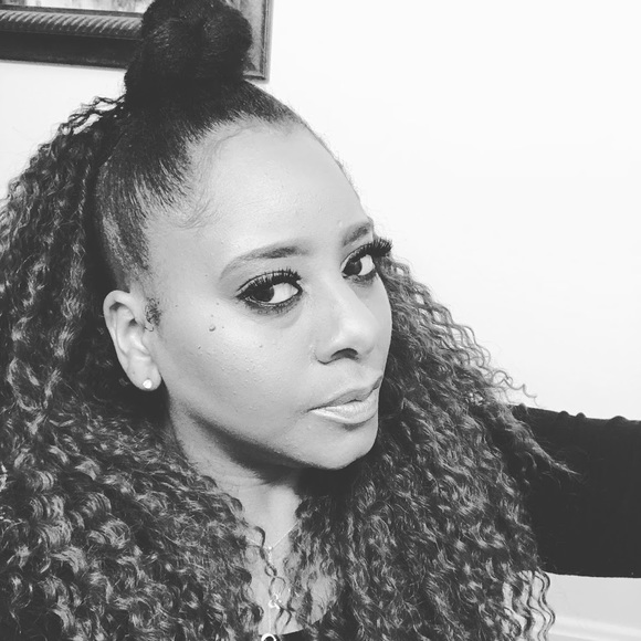 Meet your Posher, Foxin - Picture 1 of 1